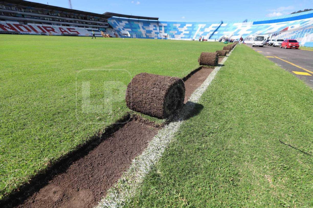 “Hoy me acosté a la 1 de la madrugada, perdiendo mi tiempo en la preparación para la defensa del proyecto porque gente hondureña mala y extraña quieren dar a entender que el proyecto está sobrevalorado. No estamos desgastando en algo que creo que no valía la pena”, expresó con molestia Mario Moncada.