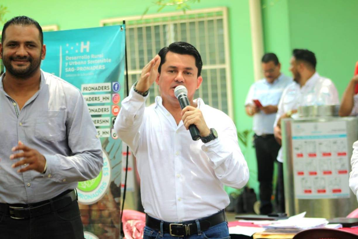 Tras conocerse la reunión de Moncada con la representación diplomática estadounidense, Sandoval eliminó su publicación en X, que ya estaba siendo cuestionada por algunos miembros de <b>Libre</b>. 