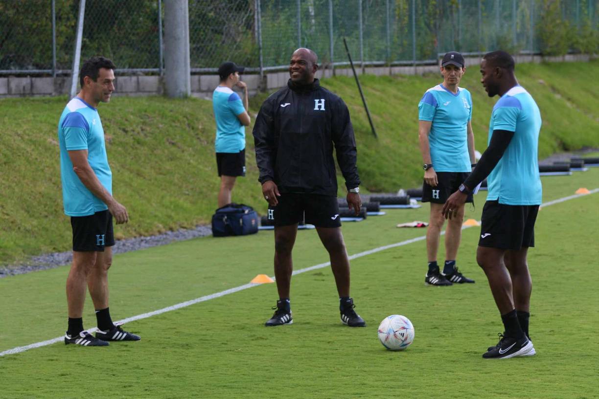 David Suazo ha sido uno de los más felices en sus días en Honduras en la preparación de la Bicolor para el duelo ante Granada por Nations League.
