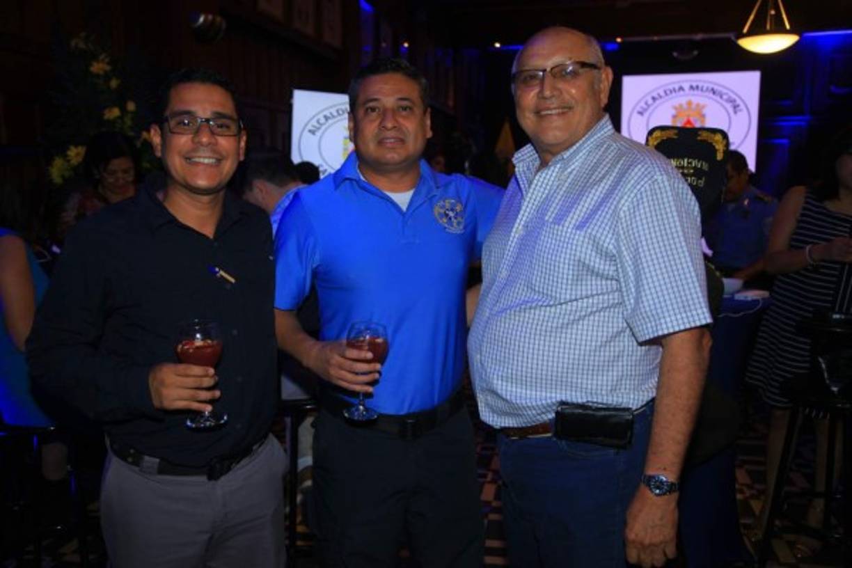 Marco Sahury, Rommel Martínez e Ibis Discua.