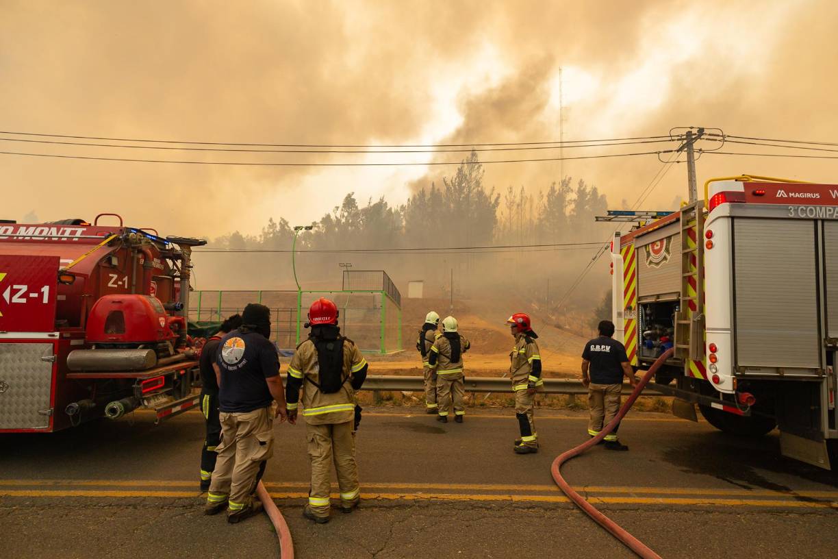  “Acabo de conversar con el presidente Alberto Fernández para coordinar y agradecer el apoyo de la República Argentina en combate a incendios. Además de brigadistas, recibiremos maquinarias. Estamos gestionando apoyo de distintos países para enfrentar emergencia”, tuiteó. 