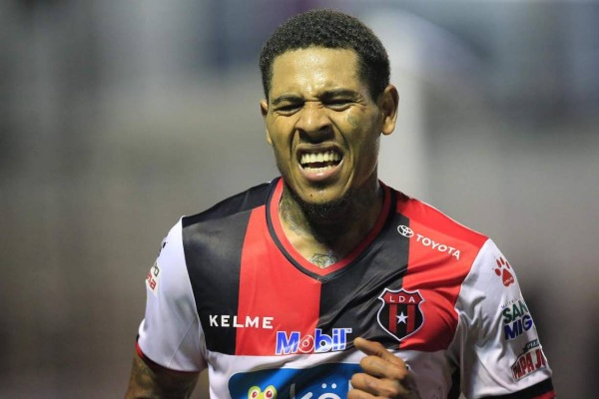 Tras ser dado de baja del Alajuelense, Henry Figueroa negó la muerte de su abuela, también que esquivara la prueba doping y aseguró que se fue del equipo por amenazas contra él y su familia. “Yo hablé con el equipo y les dije que mi familia recibió llamadas con amenazas, tomé la decisión de venir a Honduras”, dijo en entrevista a Diario Diez.