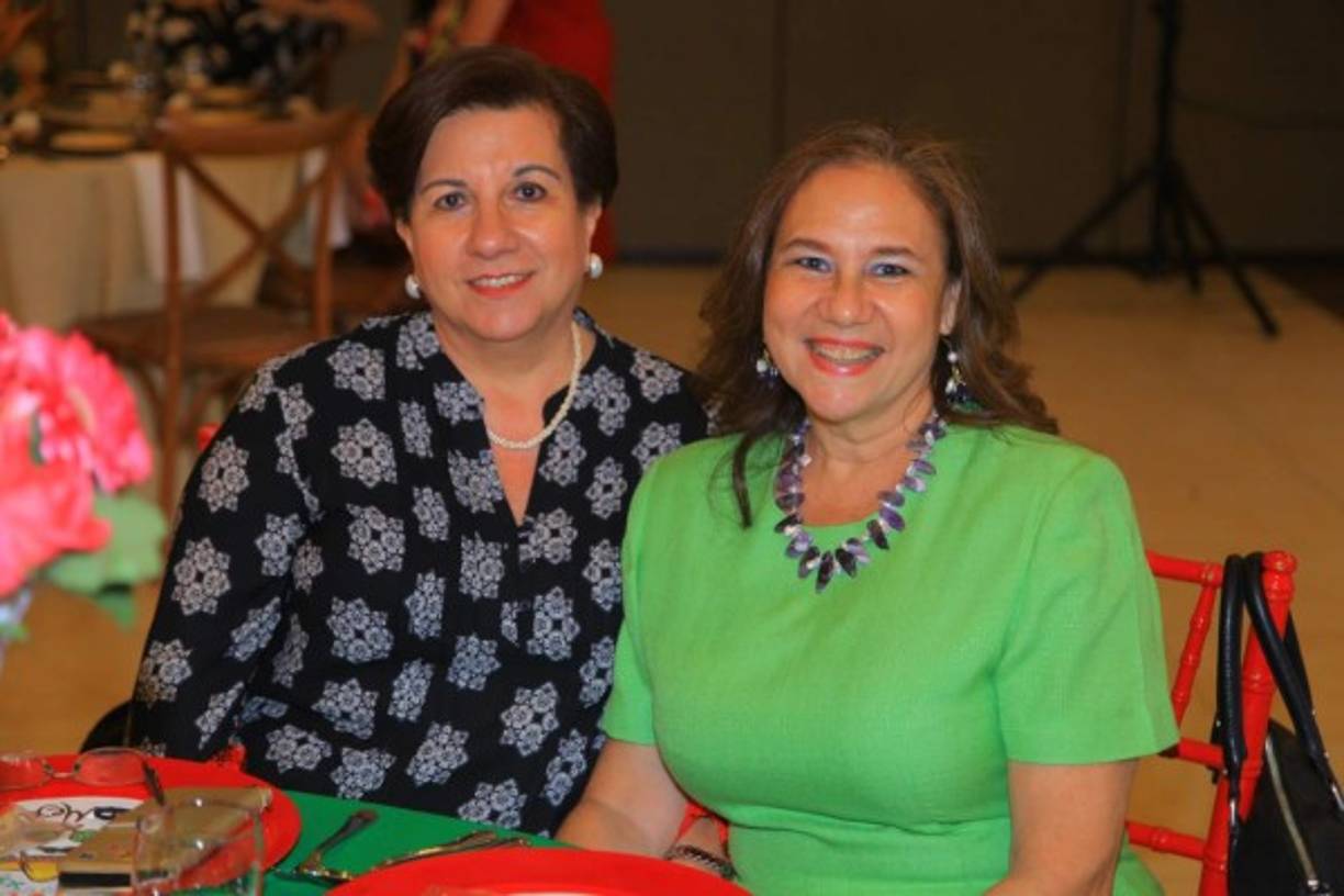 Rita Simón y Elda Echeverry.