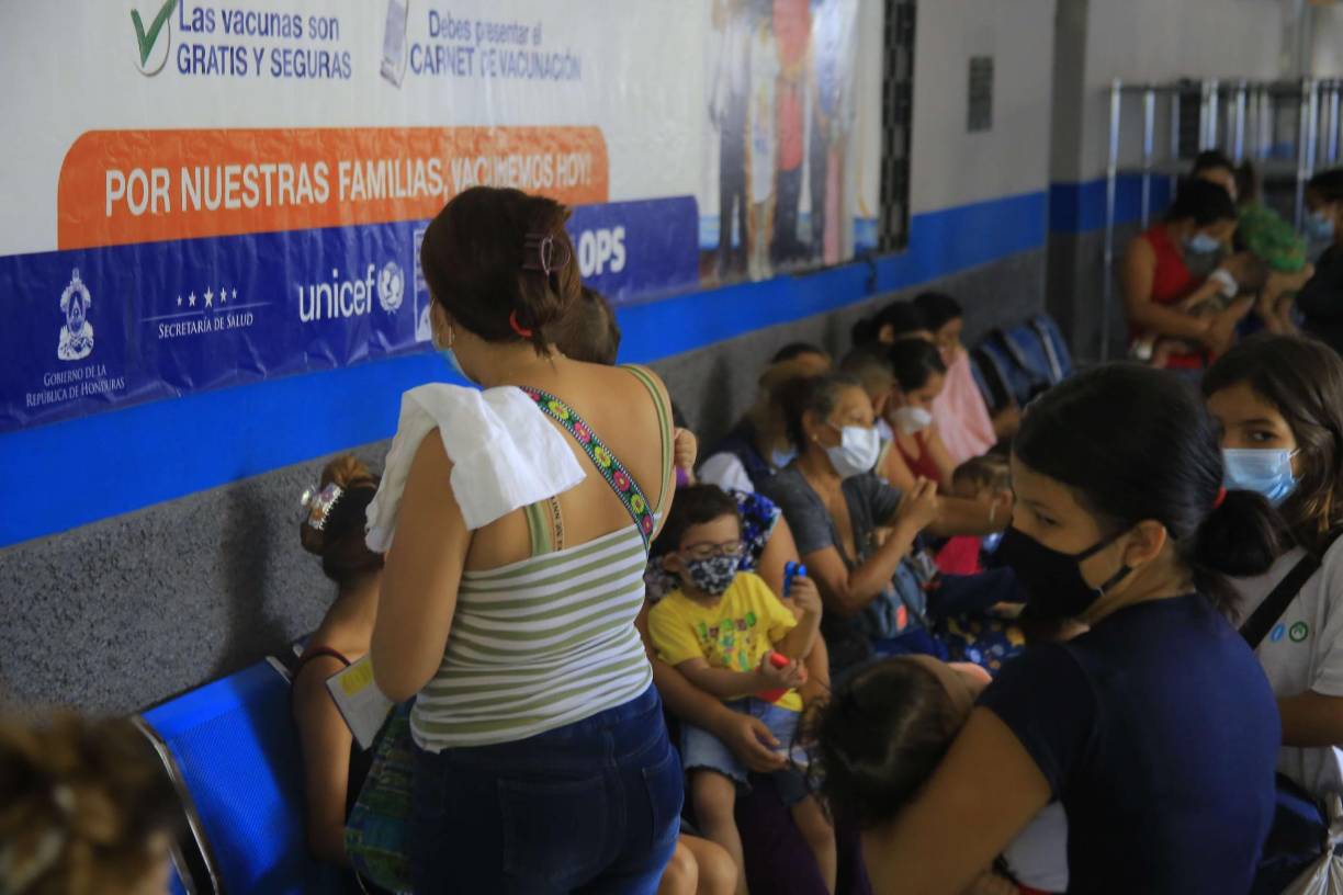 La jornada de vacunación y desparasitaci+on se está realizando en todo el país. 