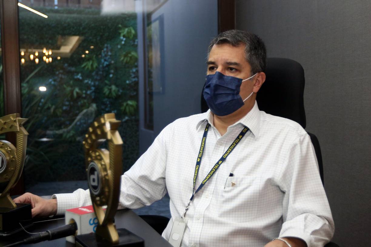 El presidente Rafael Villeda del Olimpia reveló que esperan fichar a un lateral por la banda izquierda ya que ha sido un pedido de Pedro Troglio.