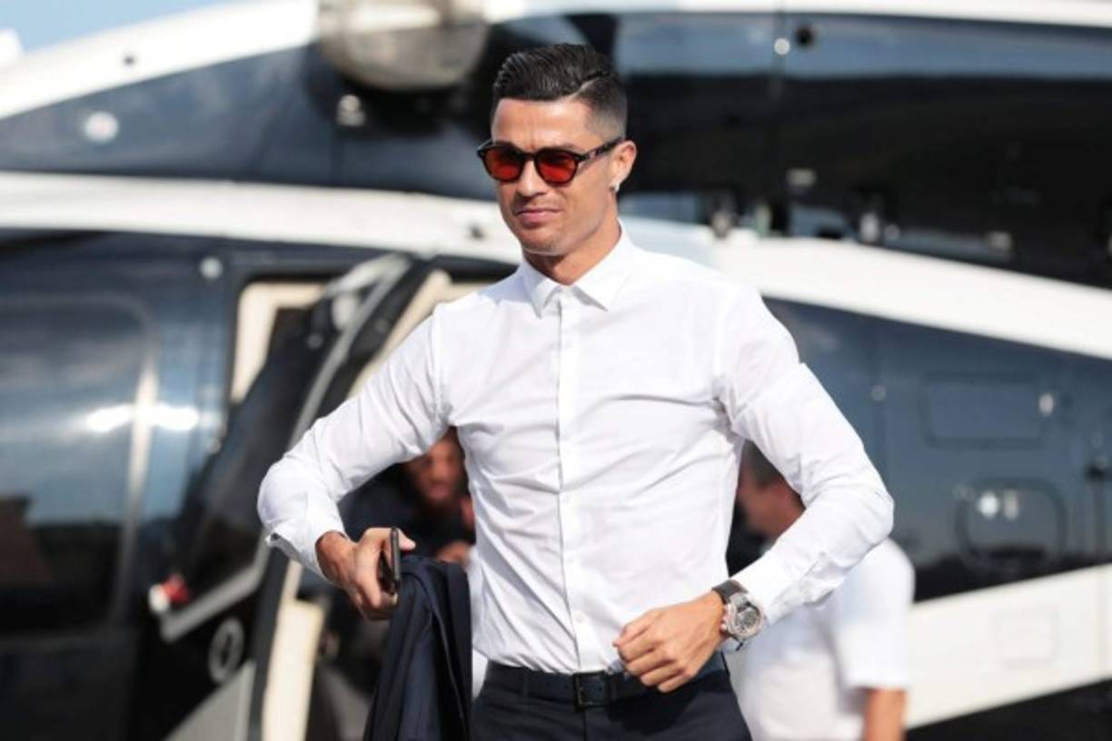Cristiano Ronaldo también llegó en helicóptero a Mónaco y llamó la atención con su look.