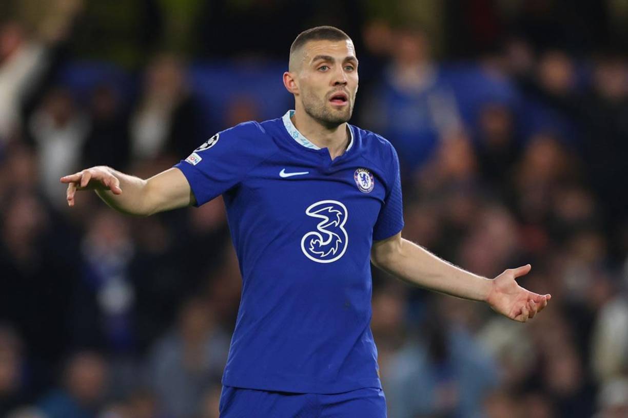 Mateo Kovacic - El actual jugador del Chelsea habló en la página web de la federación de Croacia y no ha dudado en elogiar al equipo de Pep Guardiola. “El Manchester City es un equipo ‘top’ y merece estar en la final de la Champions. Eso es lo que tengo que decir. El verano es largo, veremos qué pasa”, afirma el centrocampista croata, que está en la órbita de los ‘citizens’ para reforzar el centro del campo.