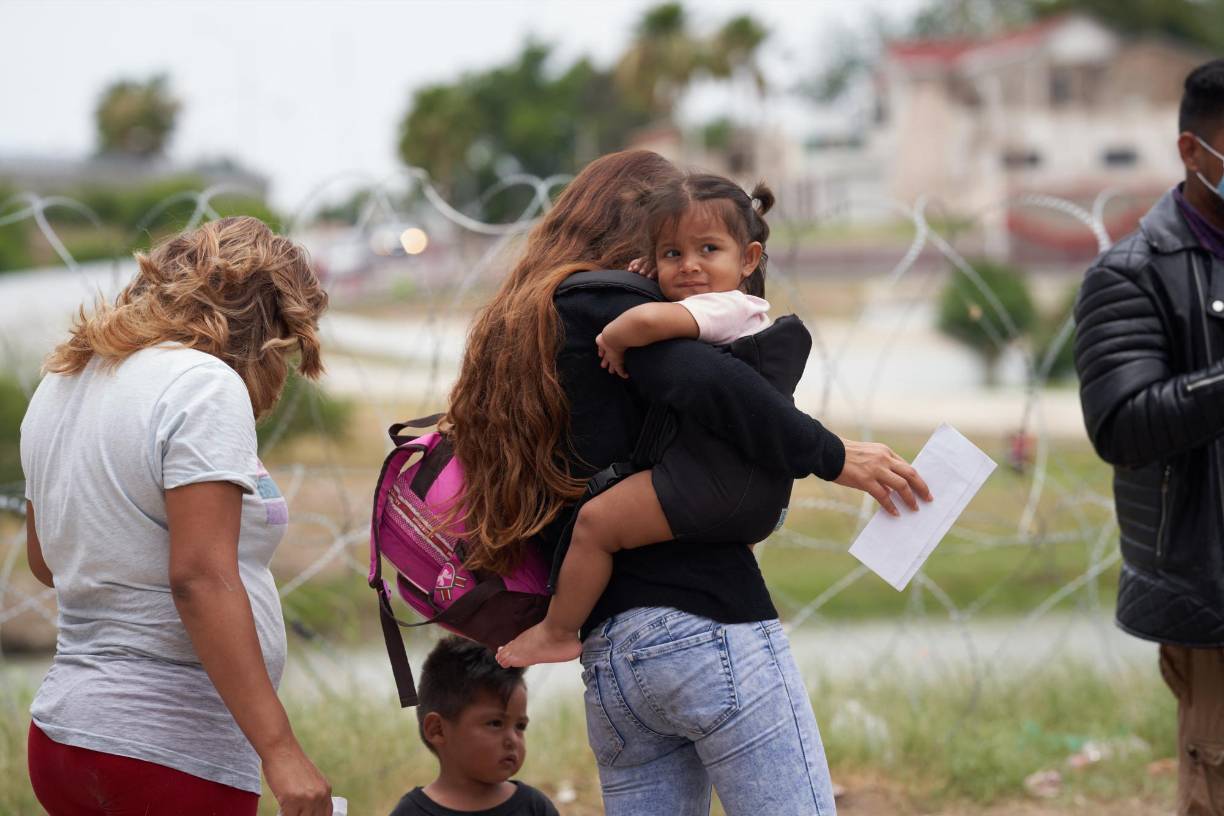 Todos quieren conseguir trabajo en Estados Unidos para enviar dinero a sus familias, y luego financiarles el viaje para reunificarse.