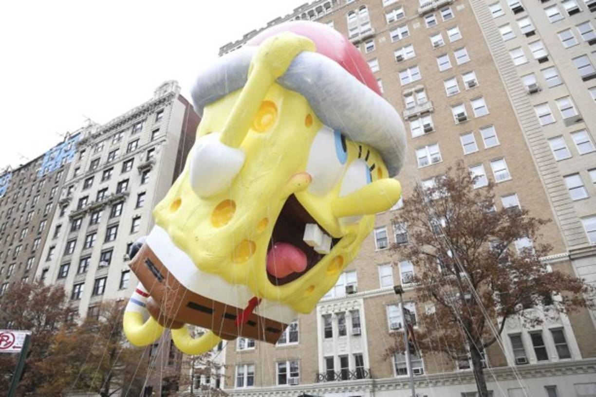 El desfile fue liderado esta ocasión por la banda Pride of the Mountains, de la Universidad Western California.