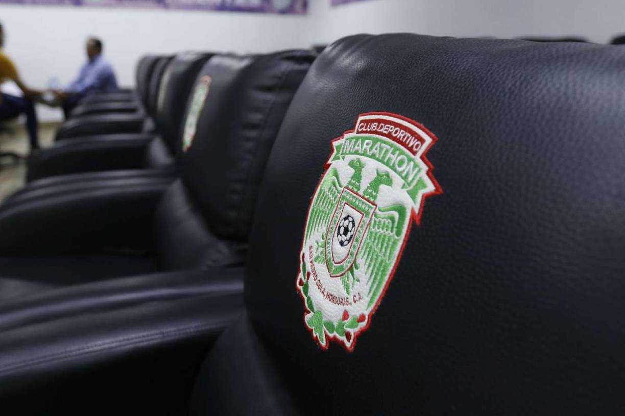 La zona donde los jugadores reciben las charlas técnicas cumplen con los estándares y condiciones correctas para un equipo de primer nivel en el Mundo.