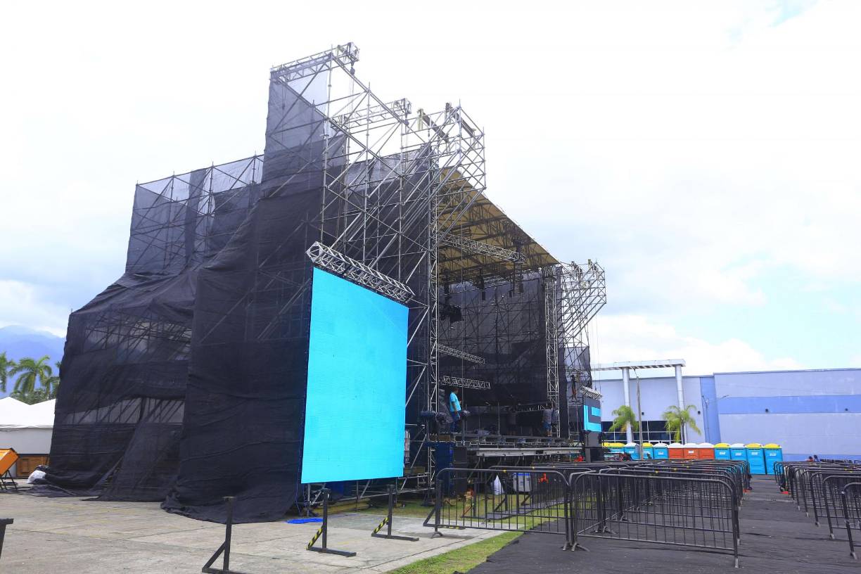 Todo el público que asista a las diferentes localidades podrá tener una buena vista al escenario principal, así como un audio con la calidad más avanzada. Aparte, habrá parqueo para los visitantes, con lo que se confirma la estupenda gestión que Arceyut Producciones ha trabajado arduamente para deleite de los fanáticos del artista mexicano.