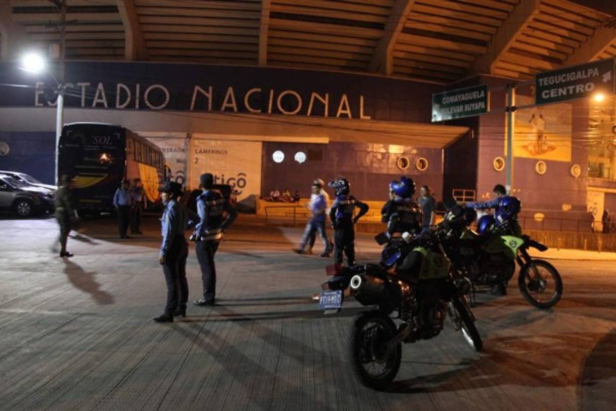 La Policía Nacional se hizo presente en el estadio Nacional.