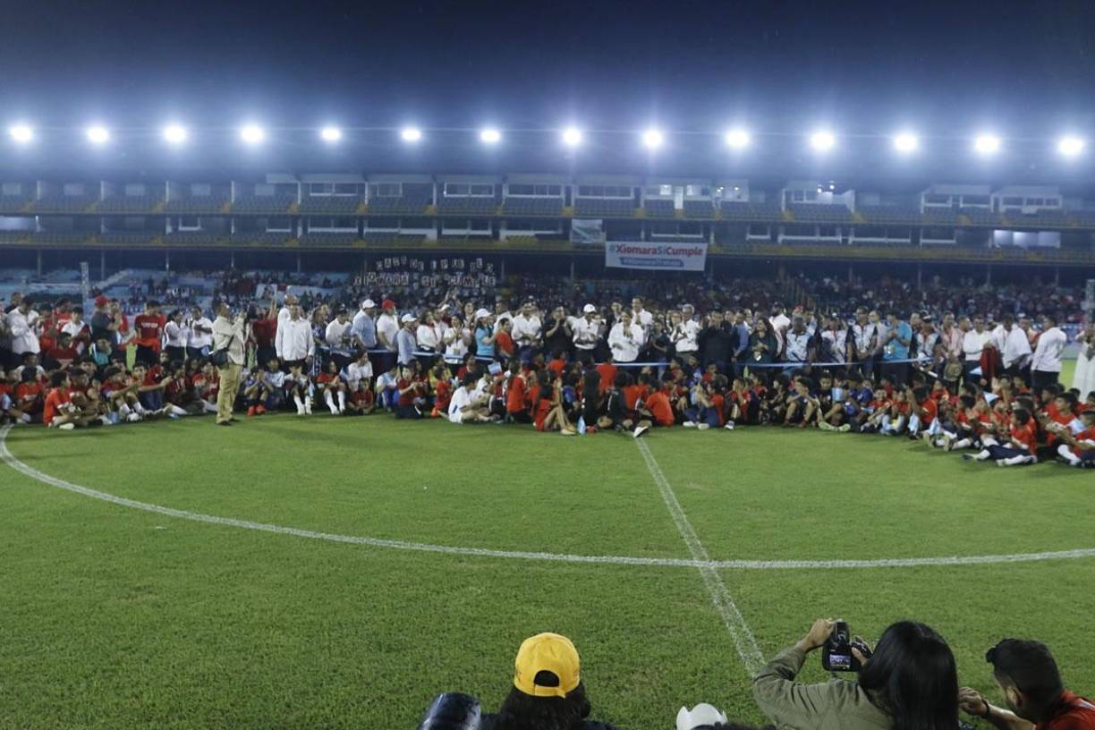 La reinauguración del Morazán: personalidades, bella pintura y así luce la nueva cancha