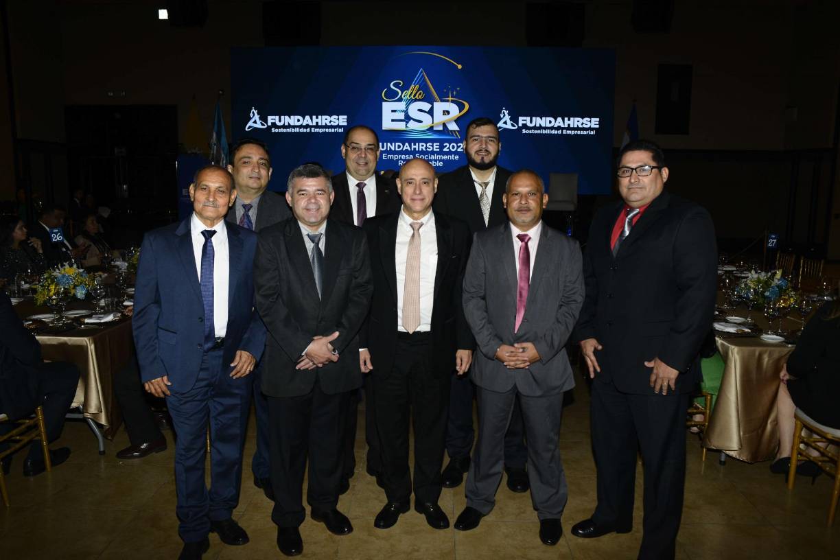 Héctor Santos, Roger Mondragón, Edgar Nolasco, Sergio Salinas, Carlos Vindel, Fredy Mejía, Ángel Cabrera y Carlos Suazo