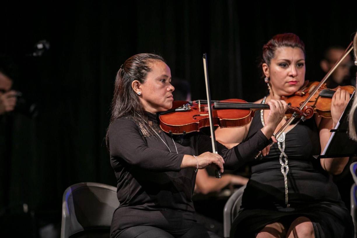 ”Queremos hacer posible, porque vale la pena, unir a Centroamérica a través del arte de la música, de la cultura”, enfatizó la alta funcionaria hondureña.