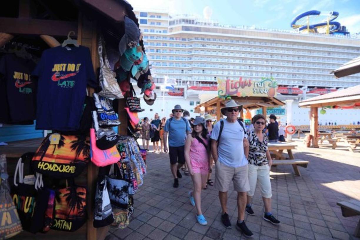 El pasado 19 de diciembre, Roatán superó una prueba de fuego al recibir por primera vez dos cruceros de manera simultánea, experiencia que fue única y positiva.<br/>