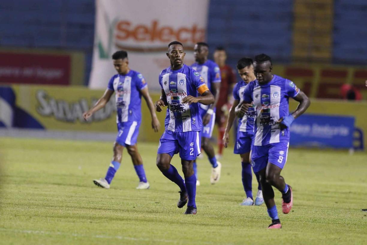 José Velásquez Colón anotó el primer gol y puso ganar al Victoria. Al final el equipo ceibeño fue derrotado. 