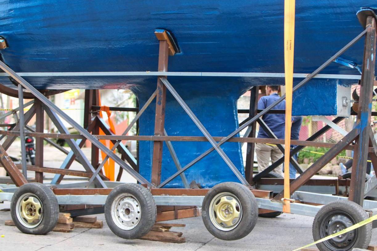 Según Marlon Martínez, esta es la primera embarcación construida en la capital, marcando un hito en la historia hondureña.