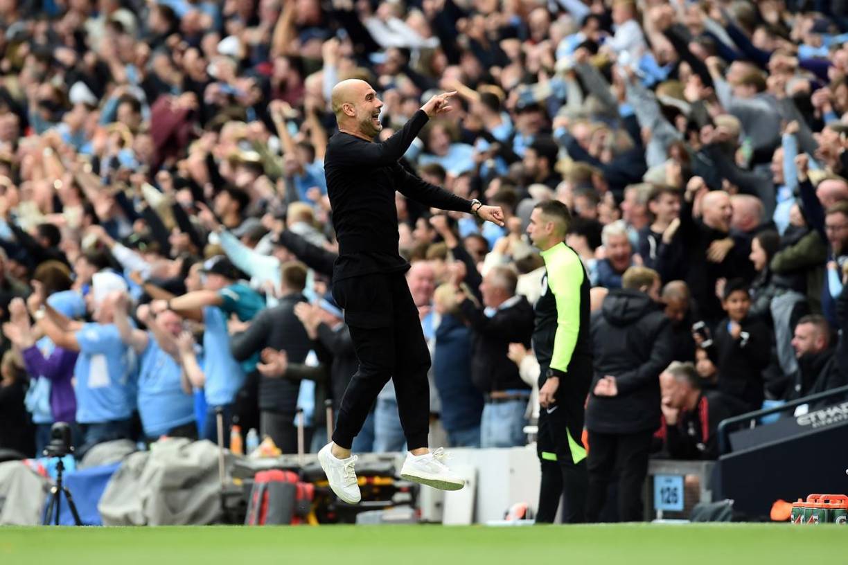 Pep Guardiola celebró como uno más los goles de su equipo. El entrenador del Manchester City estaba muy eufórico.