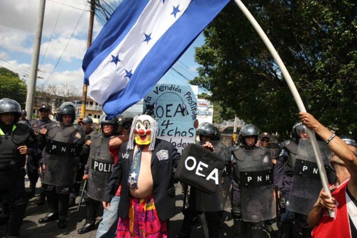 La Policía Militar estuvo presente resguardando el desfile de Libre.