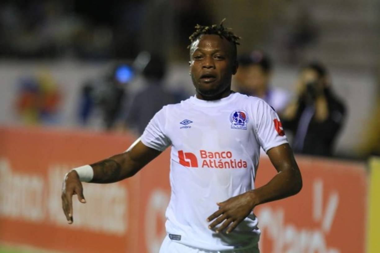 Kevin Álvarez: El lateral derecho podría convertirse en nuevo legionario hondureño y en las últimas horas se ha mencionado que el Malmo de la primera división de Suecia podría ser su destino. De seguir en Honduras, seguirá en Olimpia.