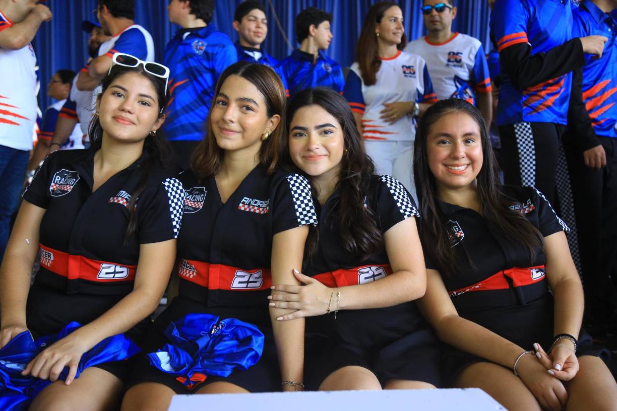 Los Seniors 2025 de la Escuela Episcopal El Buen Pastor realizaron su tradicional entrada para celebrar el inico de clases. Fue una mañana amena en la que reinaron la dicha y los buenos deseos para los jovencitos. 