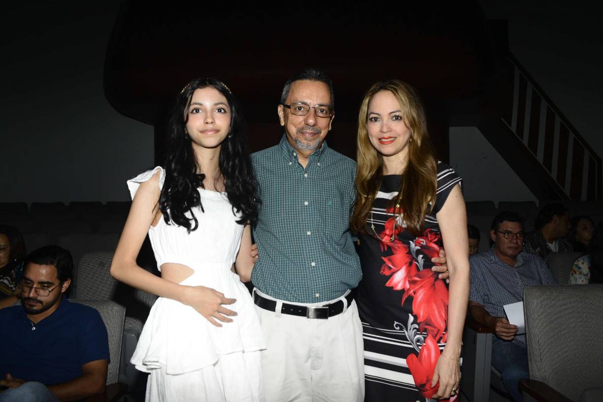 Silvia, Manuel y Marta Vallejo