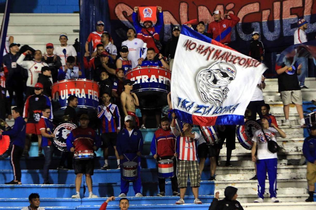 Los fieles aficionados del león no abandonaron a su equipo en partido reprogramado de la Jornada 4.