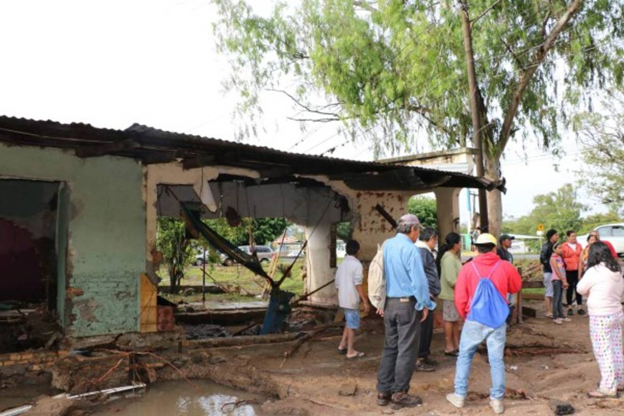 Los Codem atienden los daños que dejaron las lluvias.