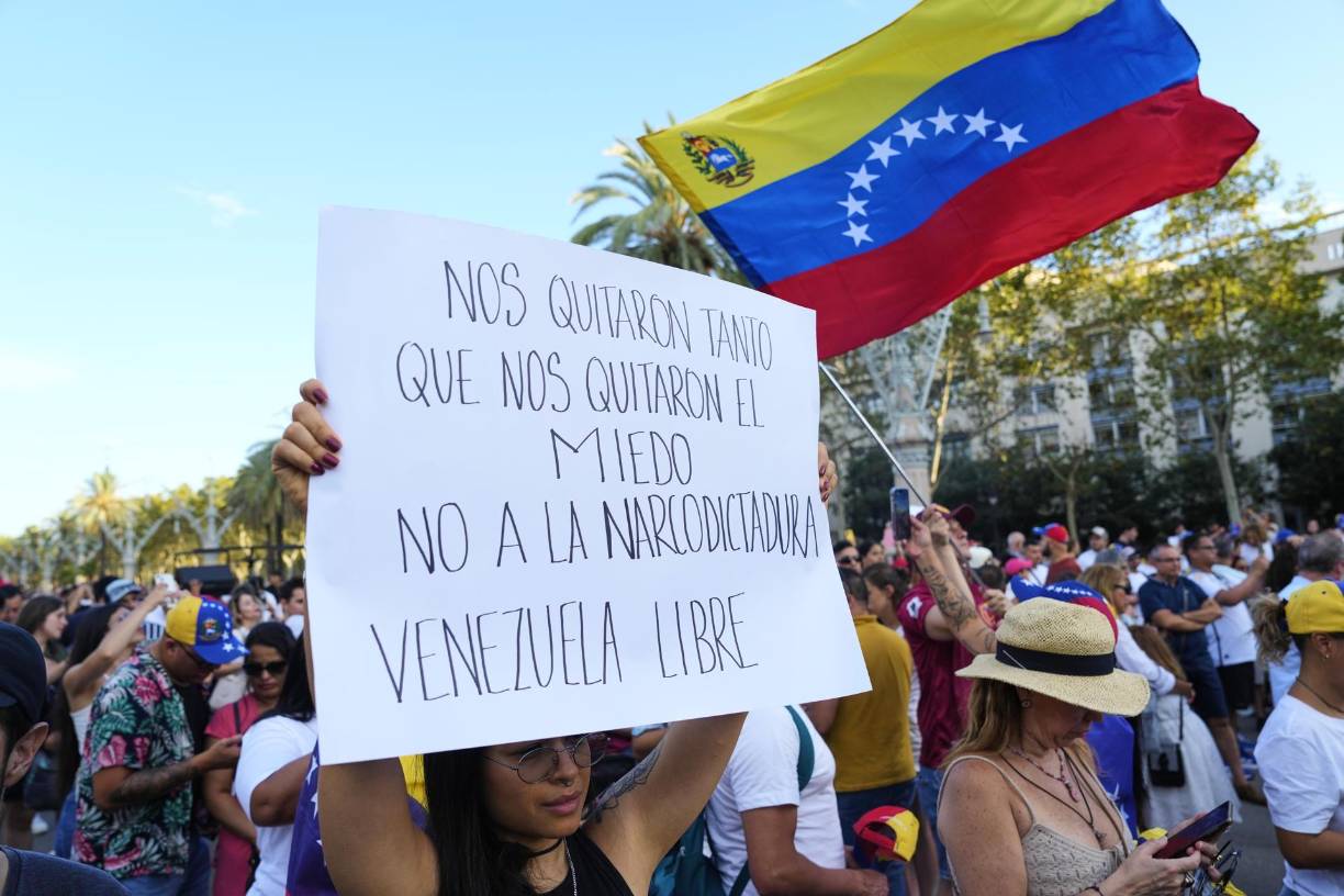 Las copias de las actas se han convertido en un símbolo de la mayor coalición opositora, pues asegura haber reunido el “83,5 %” de estos documentos que -insiste- demuestran la victoria de González Urrutia.