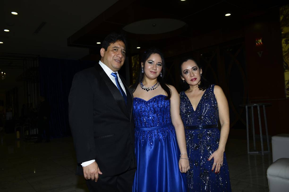 Gerardo, Victoria y Francis Alvarado