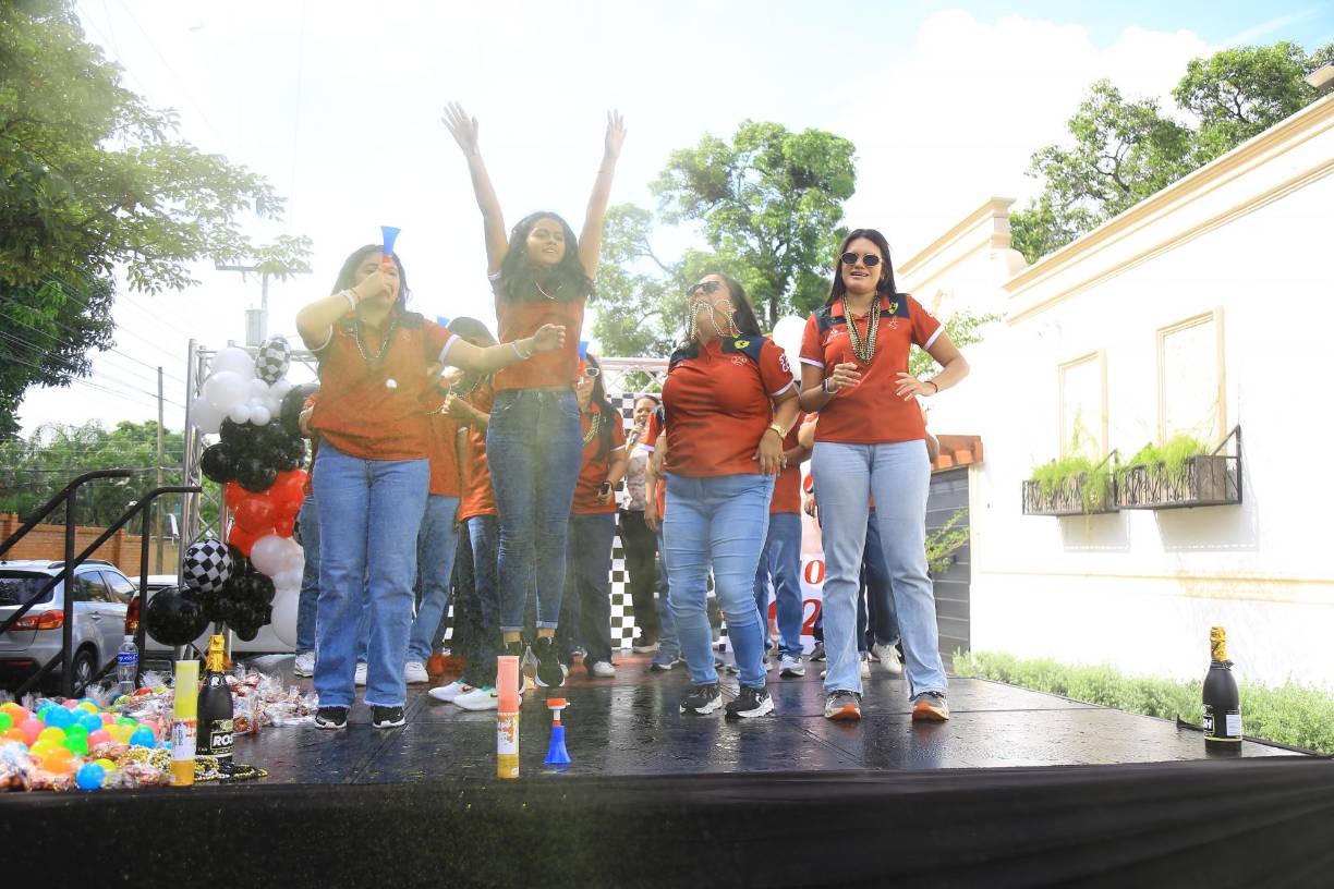 Los chicos saltaron de alegría por este nuevo capítulo en sus vidas. 