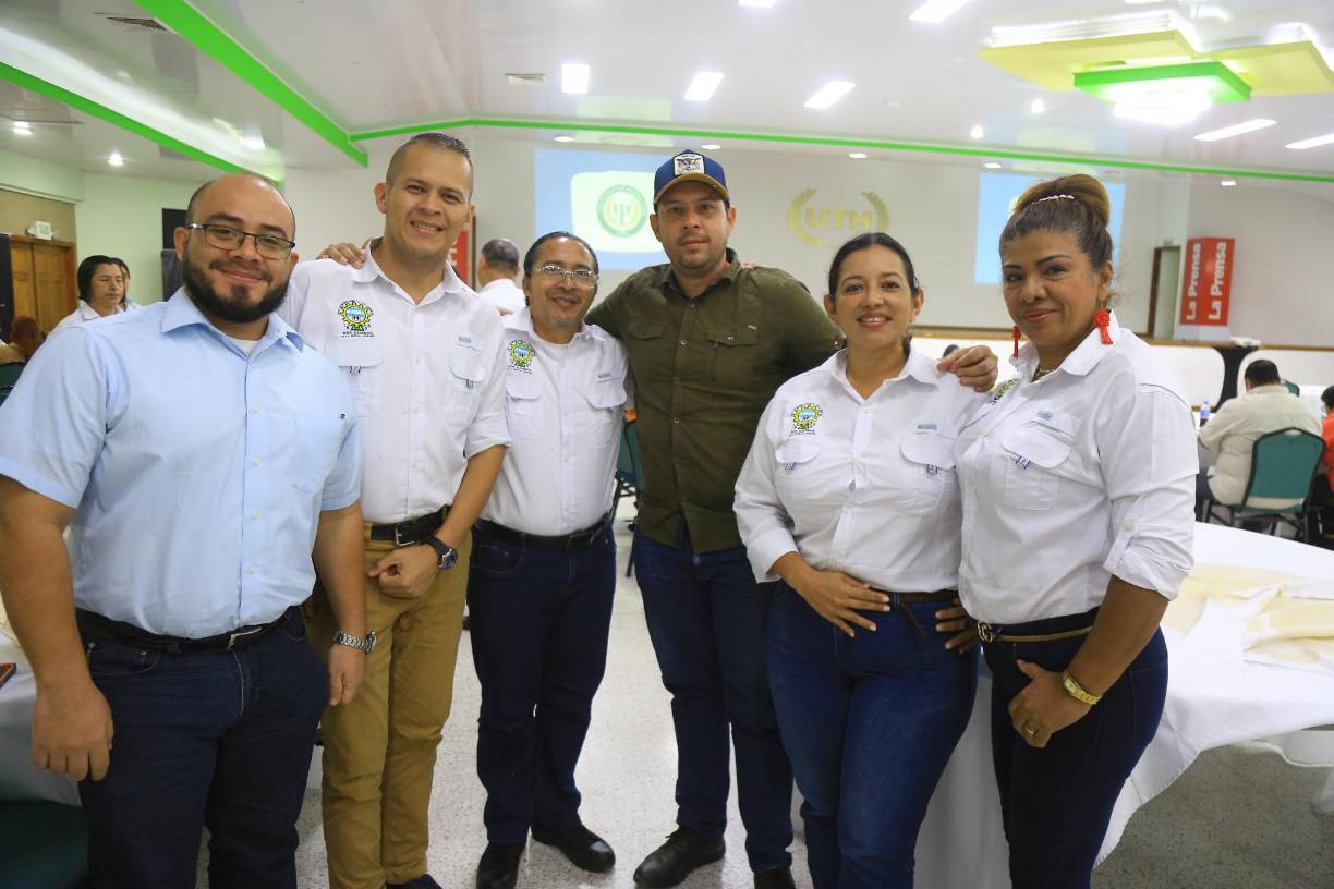 Luis Bonilla, Arnold Flores, Alfredo Mendoza, Jaime López, Kleimer Castro y Glenda Cáceres