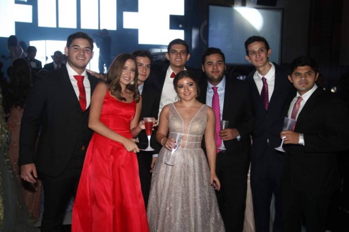 Wyatt Gatling, Julie Pineda, Melvin Regalado, Sergio Guevara, Isabel Rivera, Luis Rodríguez, Juan Jorge Fonseca y Gerardo Murillo.