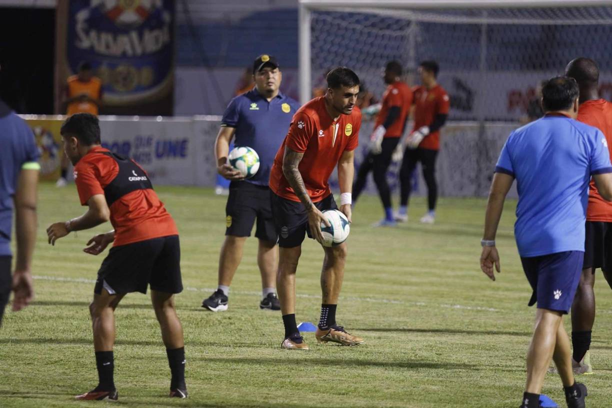 Real España encaró un nuevo partido este lunes en el Apertura 2023. Tras la derrota ante Marathón no querían dejar escapar puntos nuevamente. 