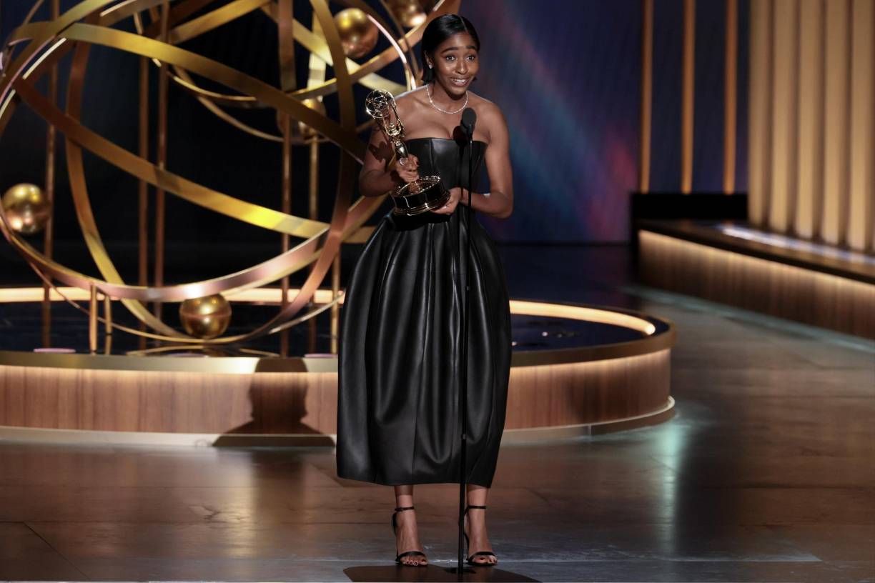 Ayo Edebiri, gana actriz de reparto en una serie de comedia por ‘The Bear’ 