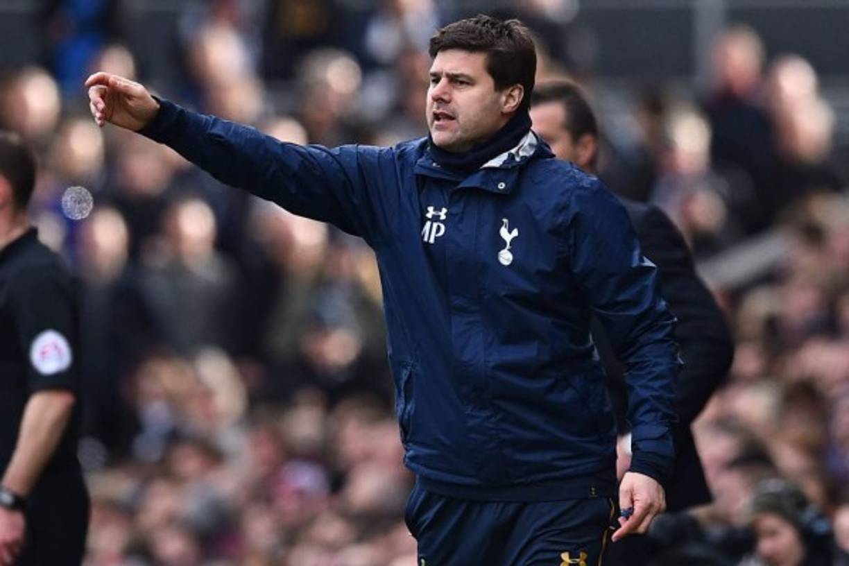 'Tengo un contrato de tres años. Creo que no tiene sentido hablar de eso. En el fútbol, cualquier cosa puede suceder. Nadie está seguro en su trabajo. Pero hoy estoy aquí al 100%', ha asegurado Mauricio Pochettino, entrenador del Tottenham. Foto AFP
