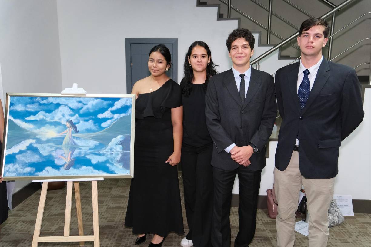 La obra “El mar y tú, plural espejo” fue presentada por Kamilah José, Ximena Mejía, Abraham Escobar y Giancarlo Salomón.