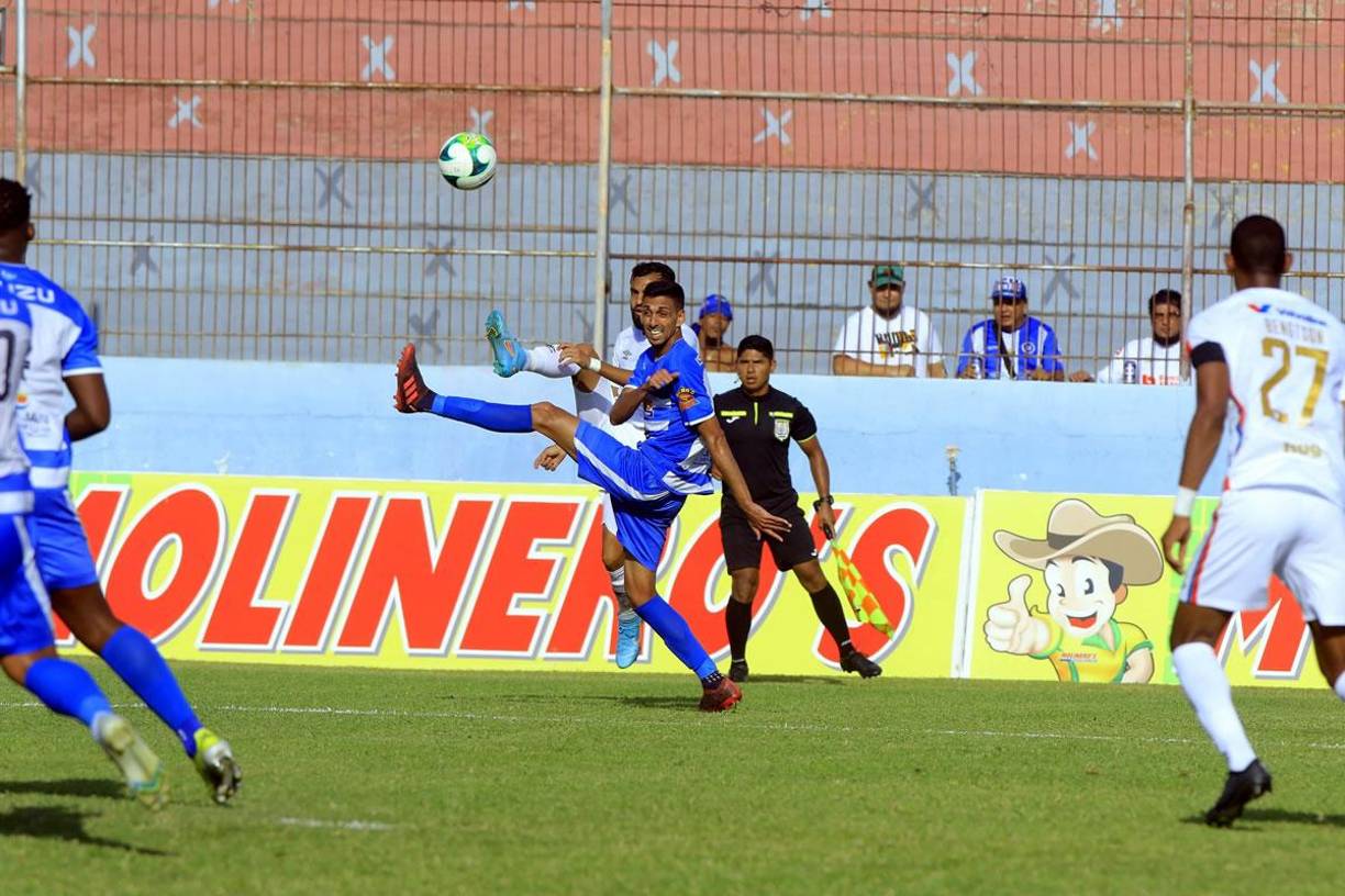 El centro de Jorge Álvarez para asistir a Jerry Bengtson en el primer gol del partido.