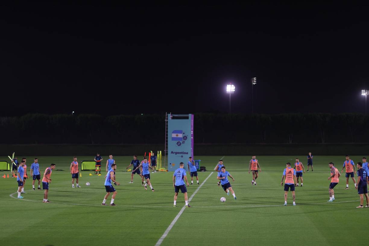 La Selección de Argentina realizó su práctica este sábado y la sorpresa fue que no estaba de inicio su máxima figura: Lionel Messi.