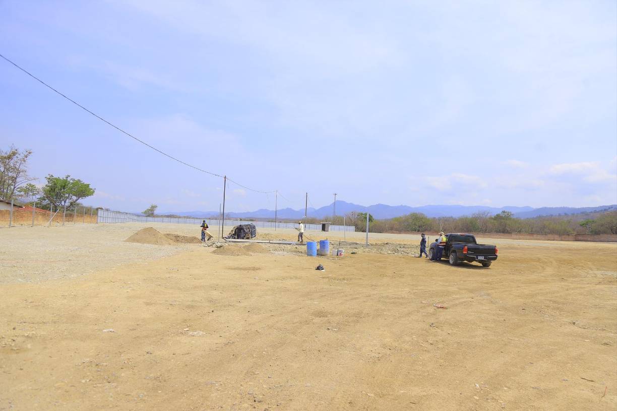 <b>El terreno que alojará al primer hospital público de Ocotepeque, municipio que carece de uno y cuyos pobladores deben acudir a centros hospitalarios de Guatemala o El Salvador, era propiedad de la Escuela Normal Mixta “Miguel Ángel Chinchilla Solís”. </b>