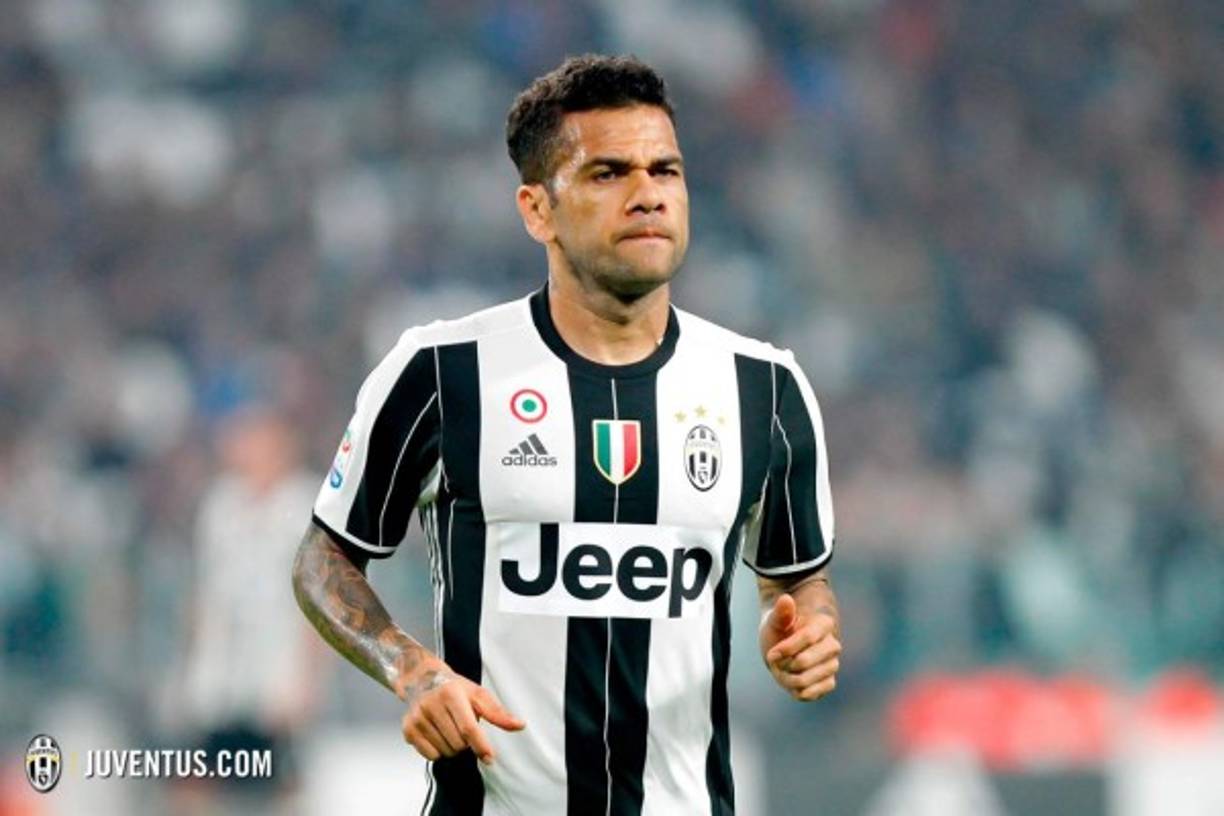 Dani Alves está demostrando que todavía le queda mucho fútbol en sus pies. Su gran temporada en la Juventus le está sirviendo para que todos los grandes clubes del continente vuelvan a fijarse en él. Además de que la Juve está encantada con él, en Inglaterra suspiran por él City, Chelsea y Tottenham.