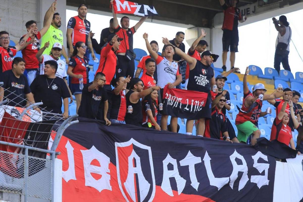 Le consultamos a uno de los miembros del grupo de apoyo del Atlas cómo ha sido la experiencia de viajar desde México a Honduras y respondió: “Ha sido una experiencia muy bonita, pero difícil”, contó el hincha.