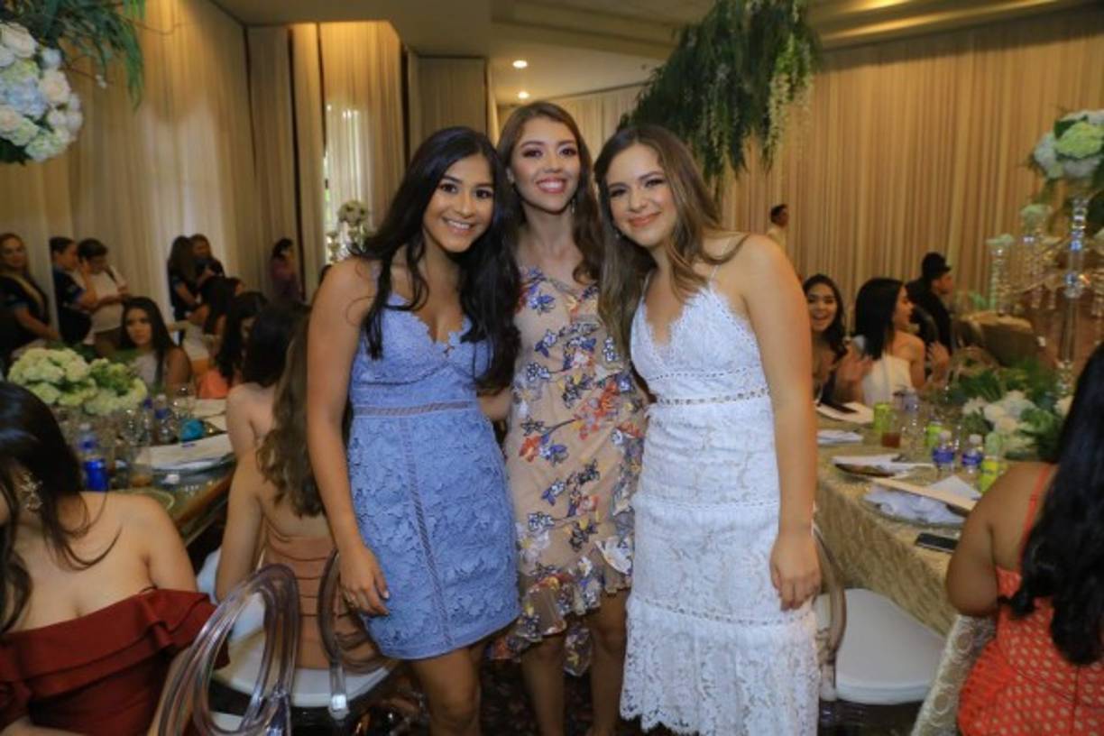 Flor Figueroa, Mónica Pellman y Ángela Bueso.