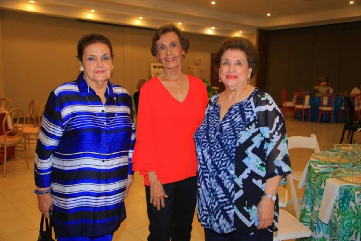 Waldina Fernández, Julia Florentino y Sofía Pineda.