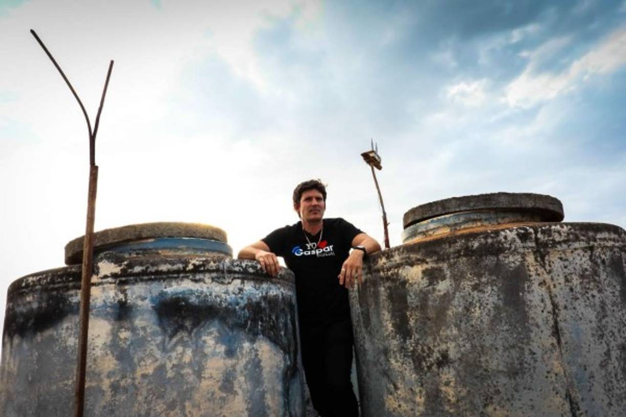 En menos de un mes, llegó a 500 usuarios ávidos de intercambiar textos, fotos y videos, sin tener que pagar el dólar y medio por hora que cobra Etecsa. Tal popularidad no tardó en saturar el servidor. AFP