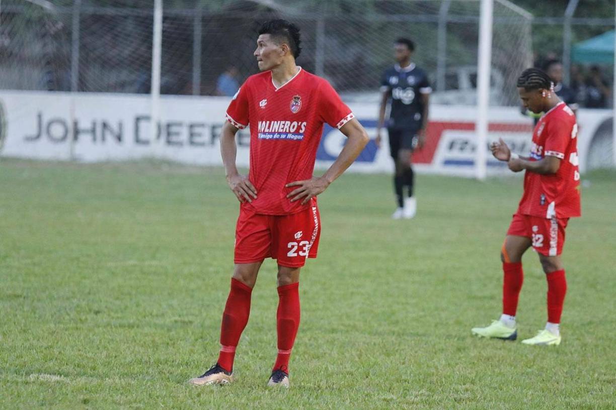 Edder ‘Camello‘ Delgado con rostro triste por la derrota de la Real Sociedad.