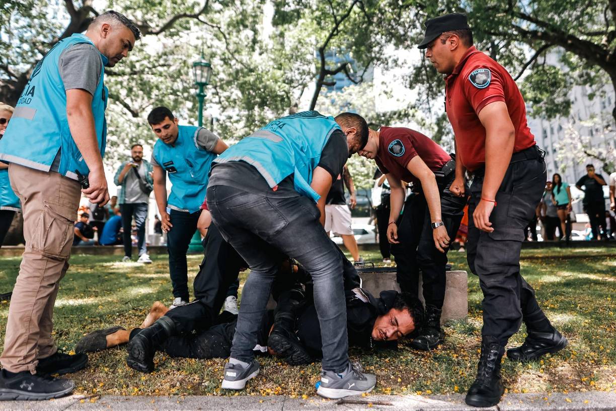 “El respeto a la institucionalidad evita abusos que dañan la sociedad”, recalcó el presidente de la Unión Cívica Radical, partido que cuenta con una amplia representación tanto de legisladores como de gobernadores 