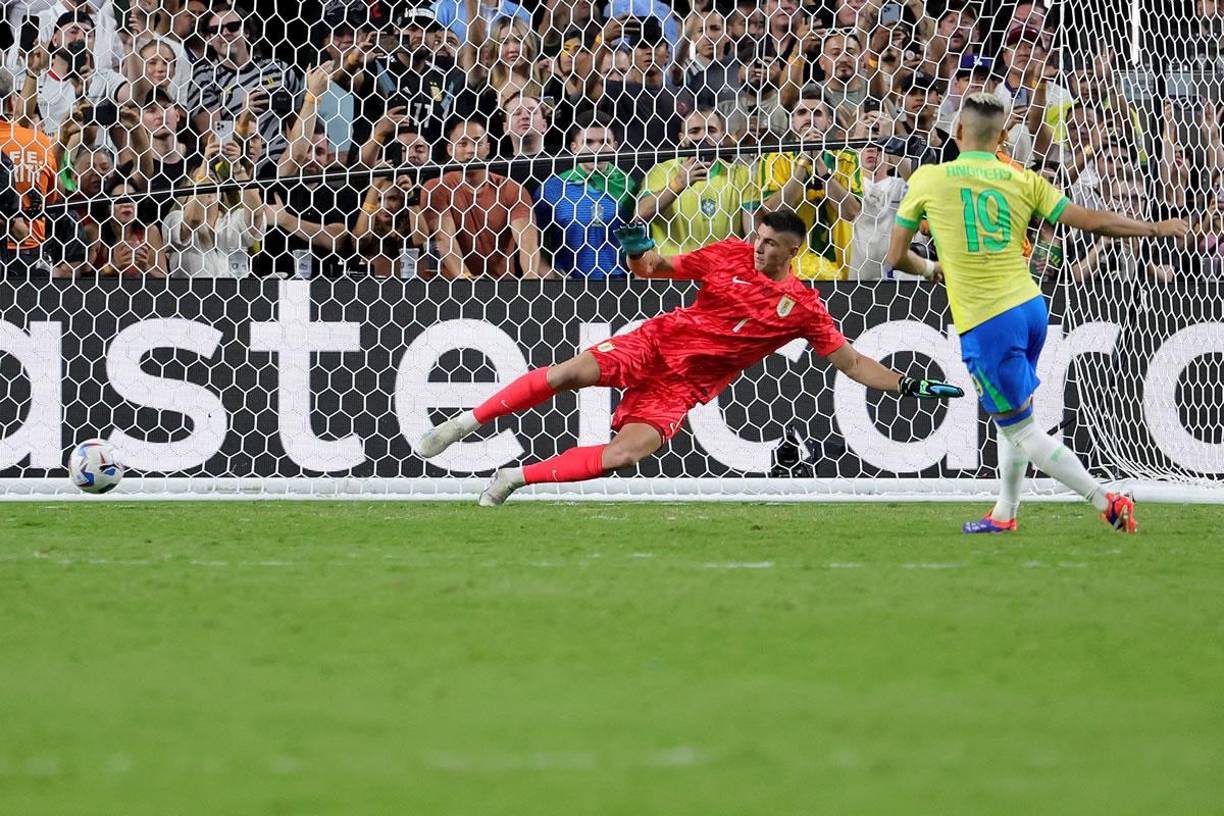 Andreas Pereira alimentó las esperanzas de épica de la Canarinha con su penal anotado.