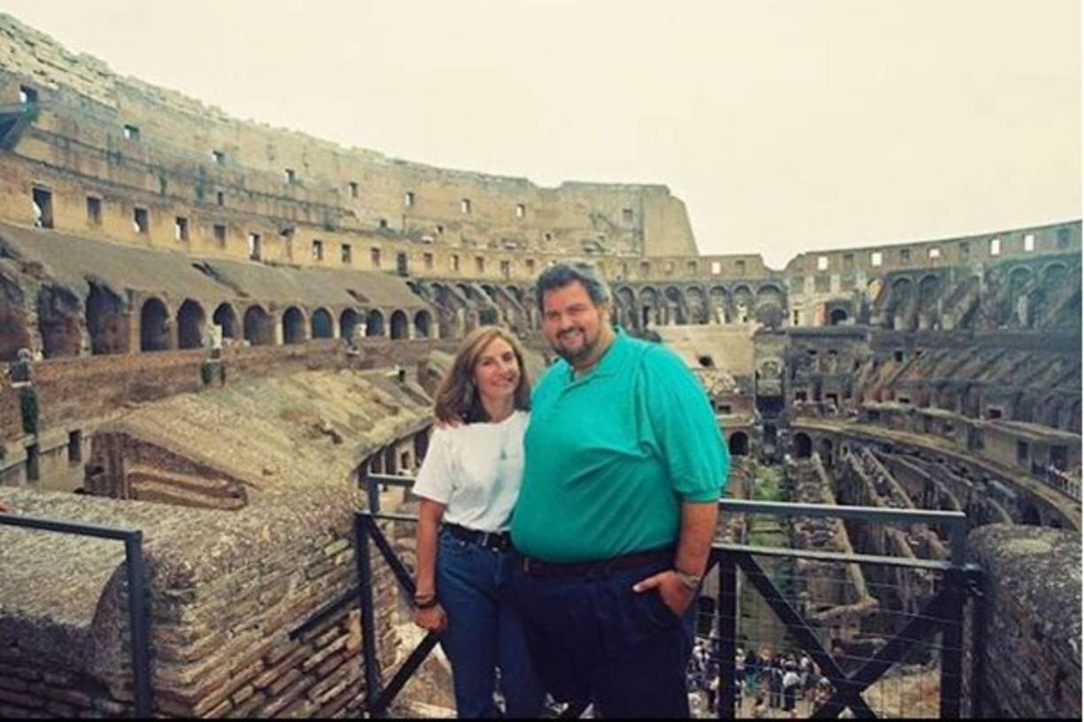 'Sigo tratando de perder peso y encuentro esta foto de hace 23 años atrás en Roma y miren lo gordo que me encontraba #Flashbackfriday @cubapalm. A través de los años he bajado pero nunca he estado flaco', dijo Raúl de Molina al compartir esta fotografía del recuerdo.